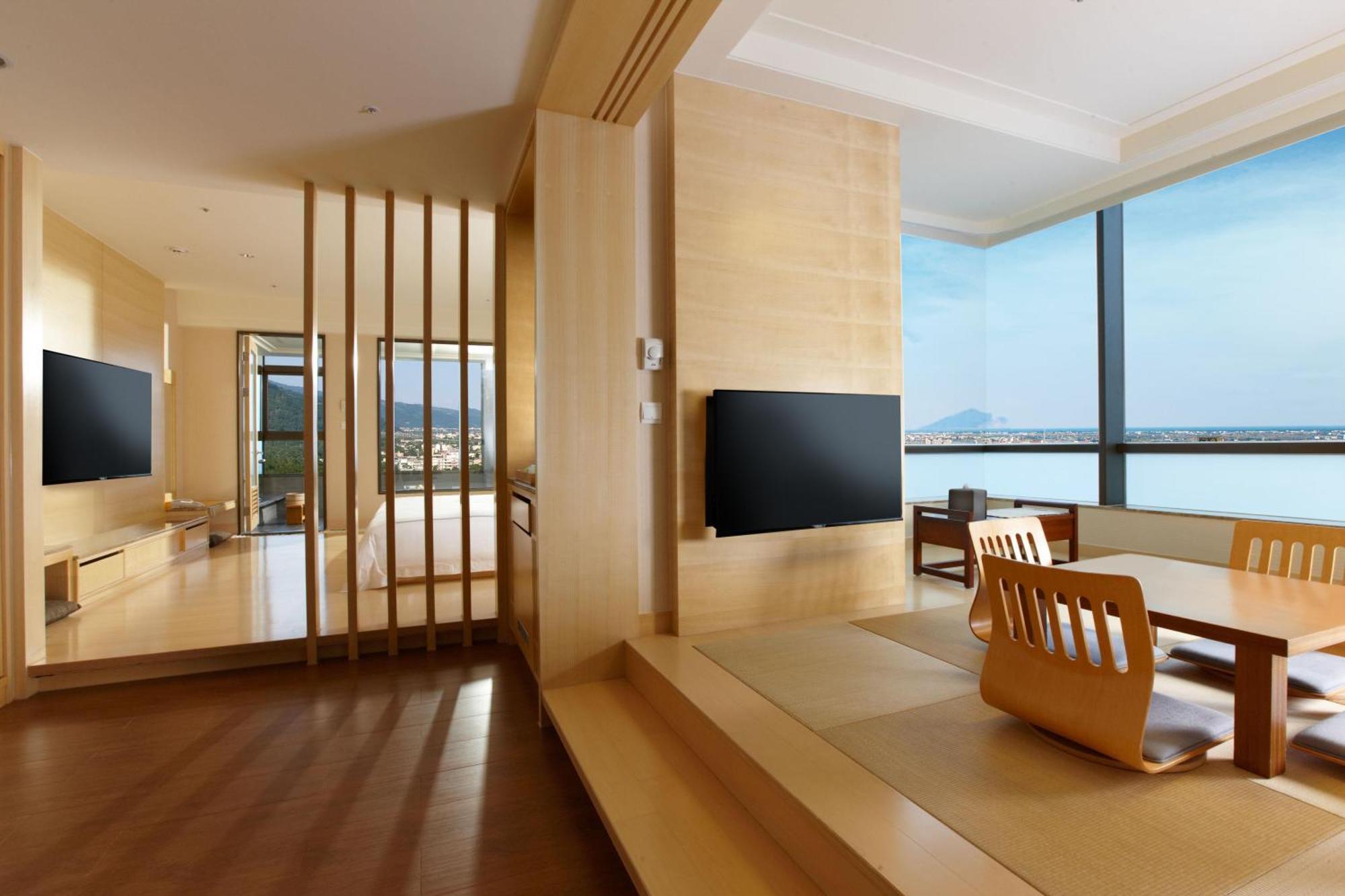 Evergreen Resort Hotel - Jiaosi Jiaoxi Exterior photo A suite at the hotel
